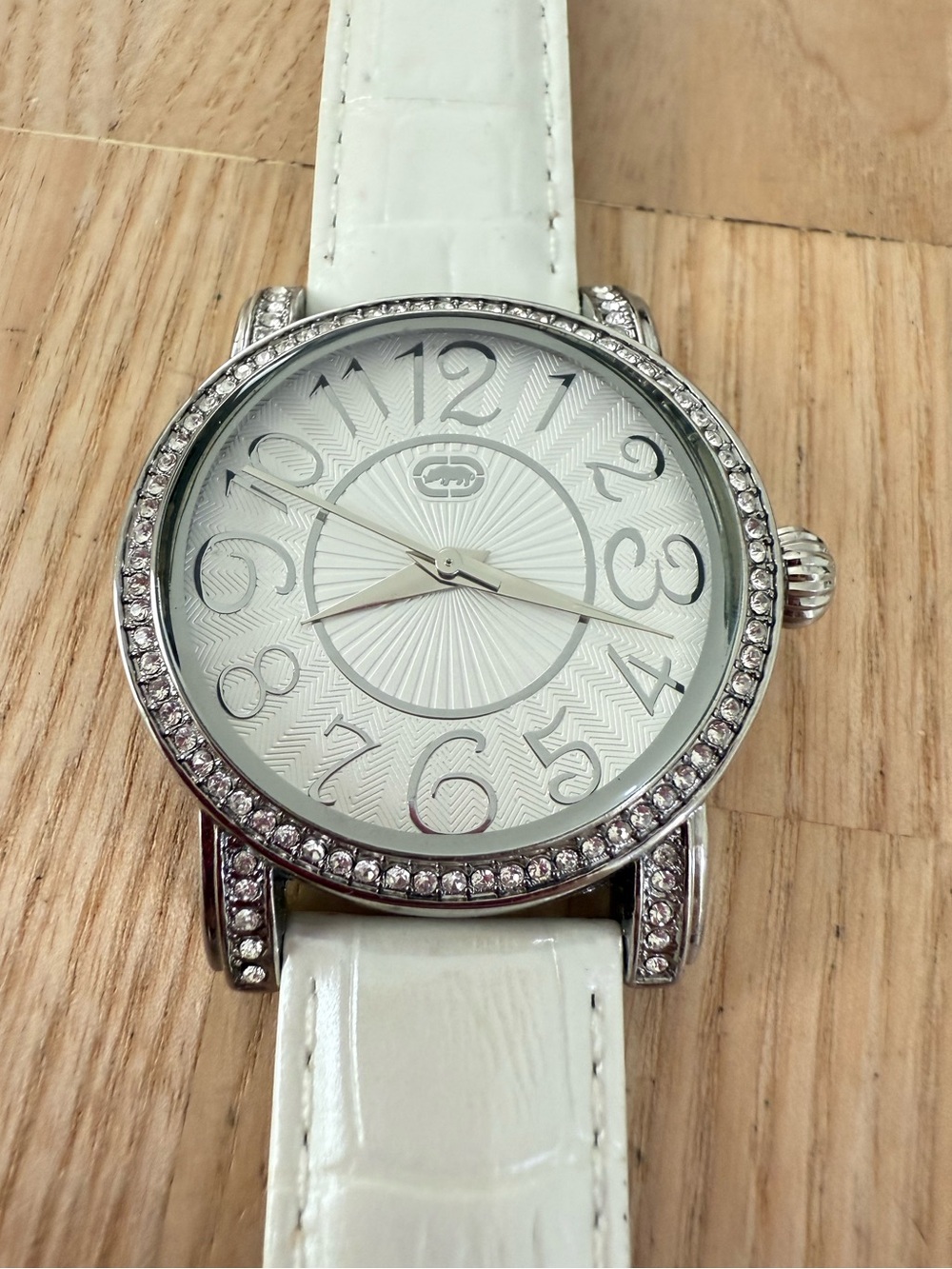 Marc ecko ladies silver tone crystal white leather watch NEW BATTERY